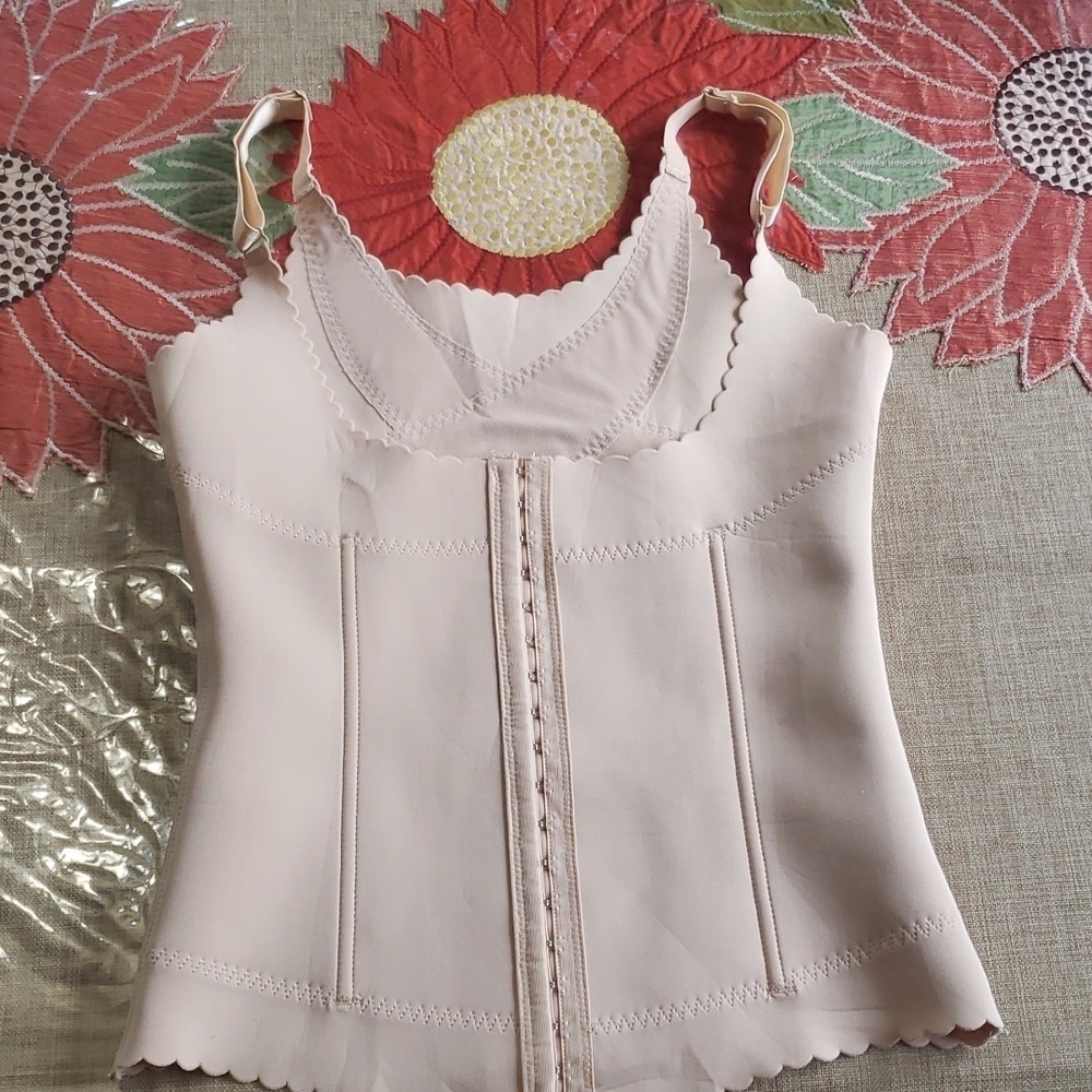 Coco intimate beige adjustable corset M
